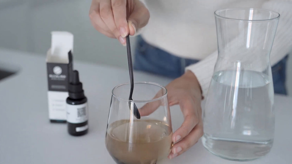 How to take alcalina®: 10 drops in clean water, adjusted to you